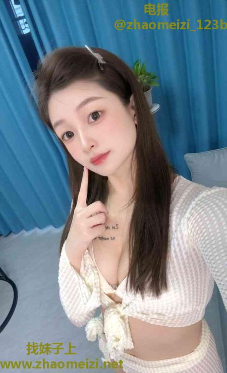 萧山妩媚动人妃妃