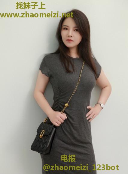 南门蜜桃臀优小雅