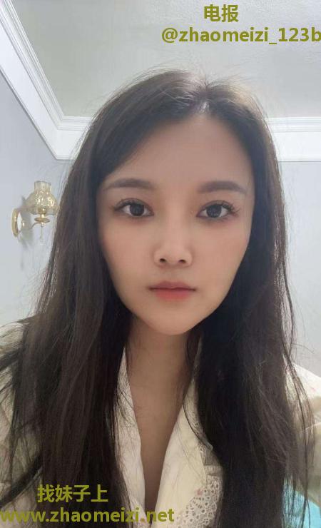 南门蜜桃臀优小雅