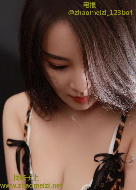 南门蜜桃臀优小雅