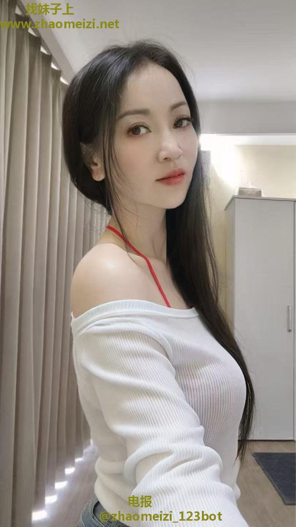 性感天然大胸兼职老师