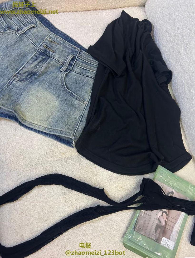 余杭大胸丰满少女