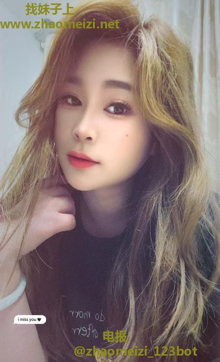 五里山天街大胸少妇