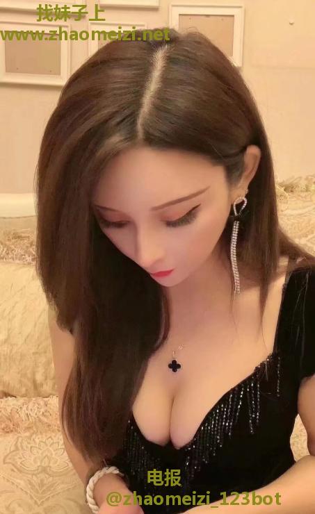 巨乳反差骚浪御姐