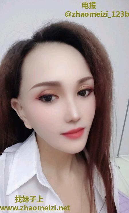 新疆古丽高挑凤楼