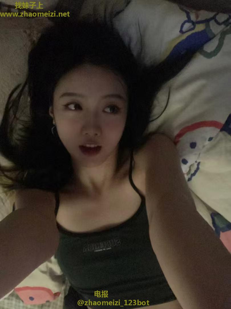 刚下海前凸后翘