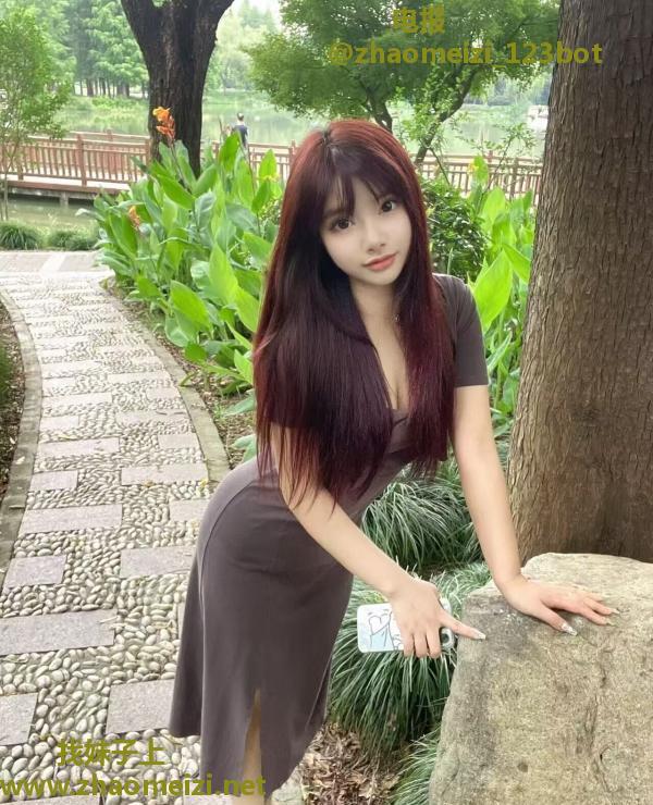 浦东大胸妹子小小