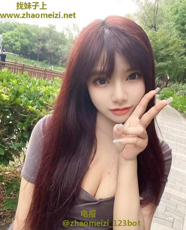 浦东大胸妹子小小