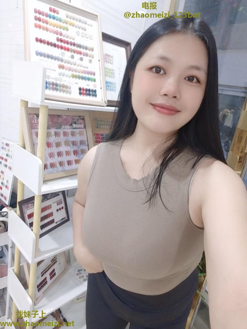 美容师兼职大胸姐姐