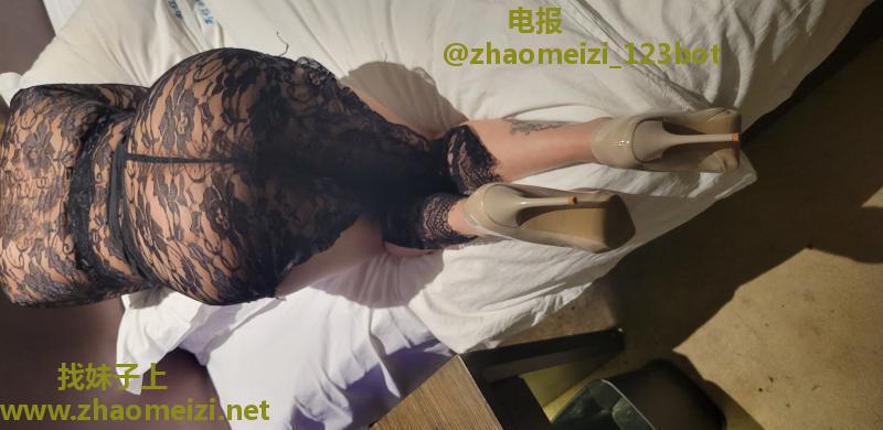 驷马桥翘臀美少妇