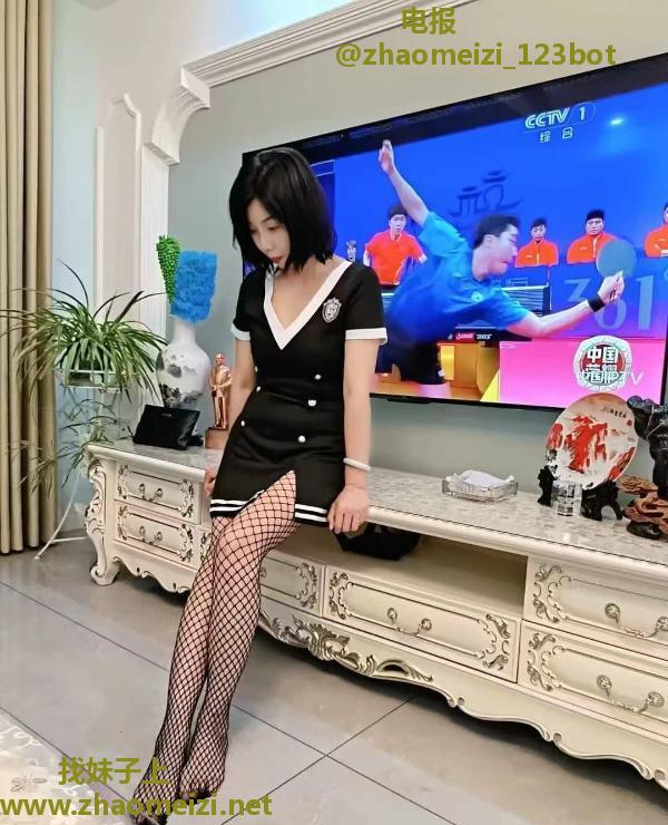 瑶海细长黑丝美腿