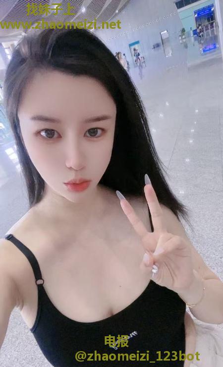 魔鬼身材小可欣