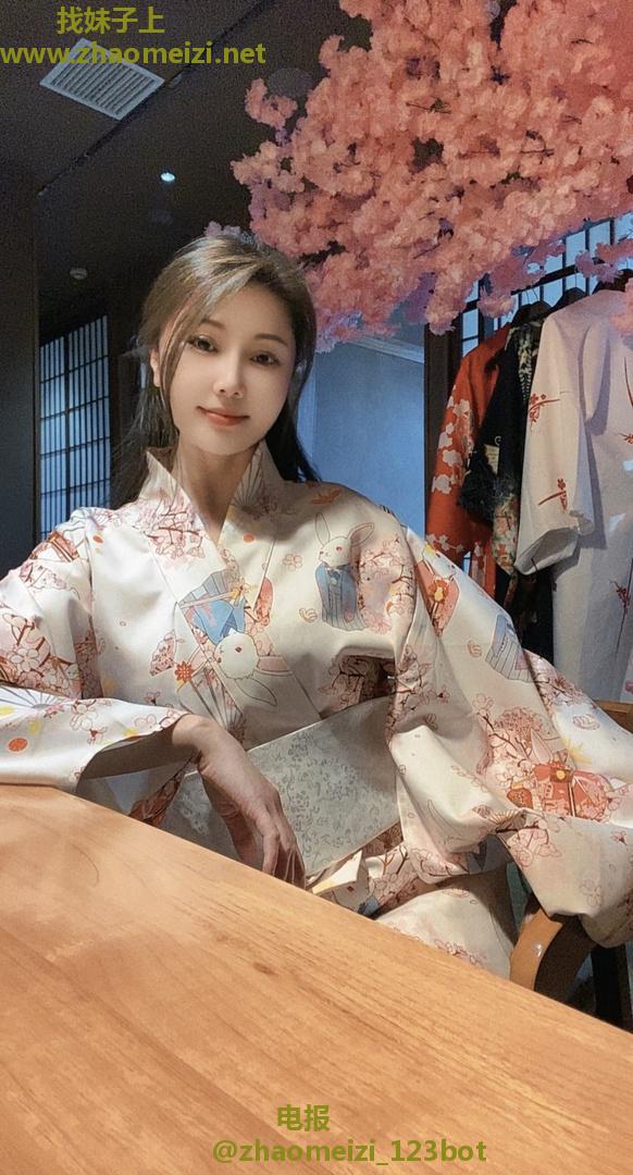 苗族气质小姐姐