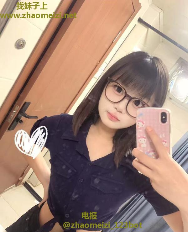 颜值在线三点粉两嫩妹