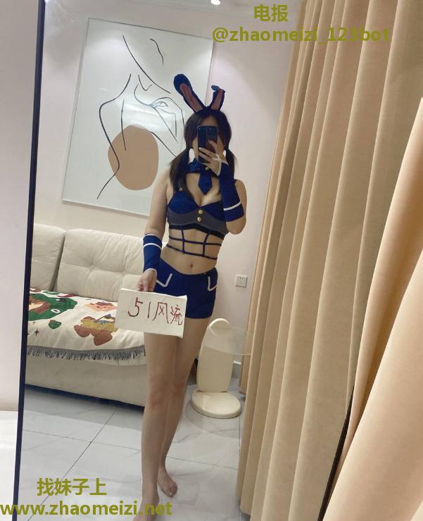 制服骚货可拍视频