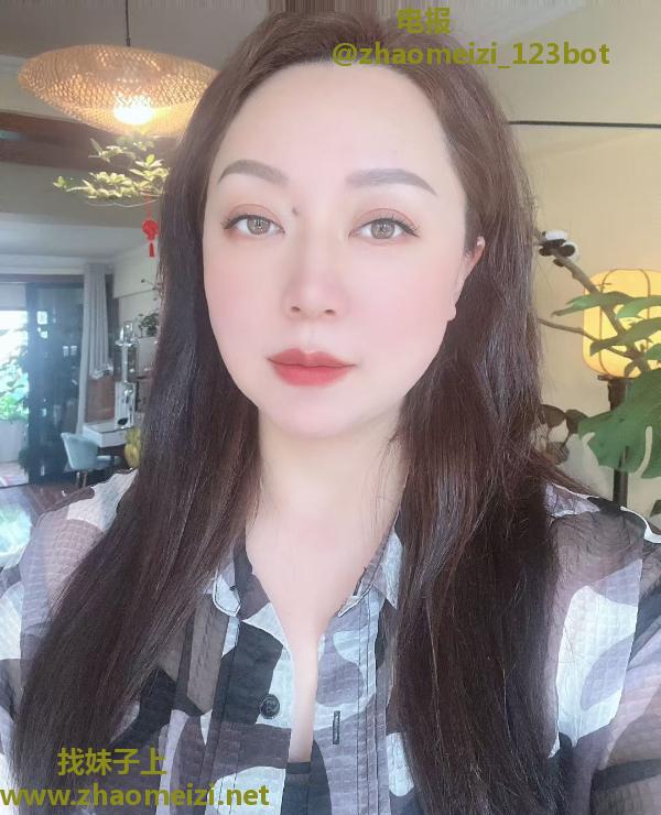 新迎气质少妇老师