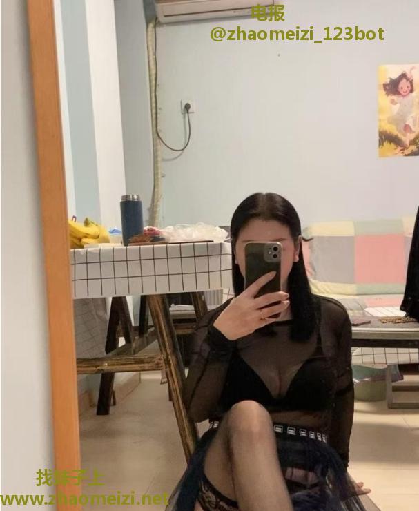 包夜大胸轻熟女