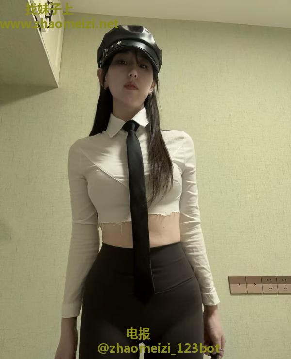 天河大胸妹身材好