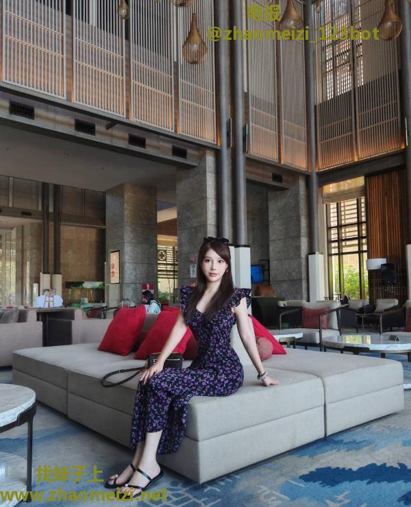 性感妩媚身材好悦悦