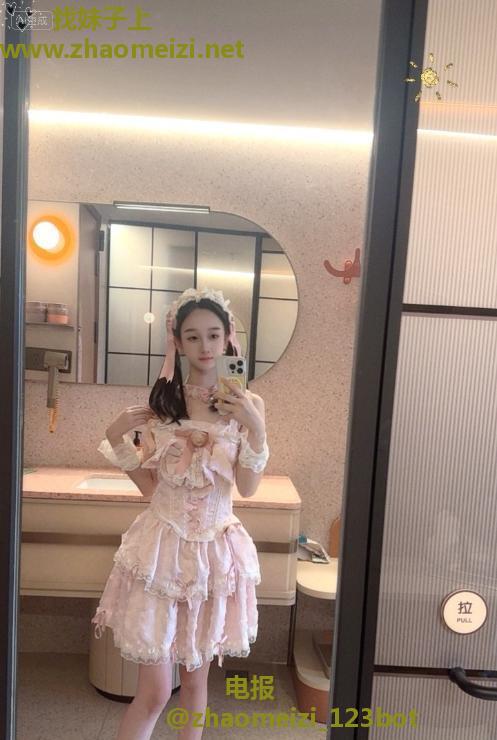 五堡双马尾小妖精