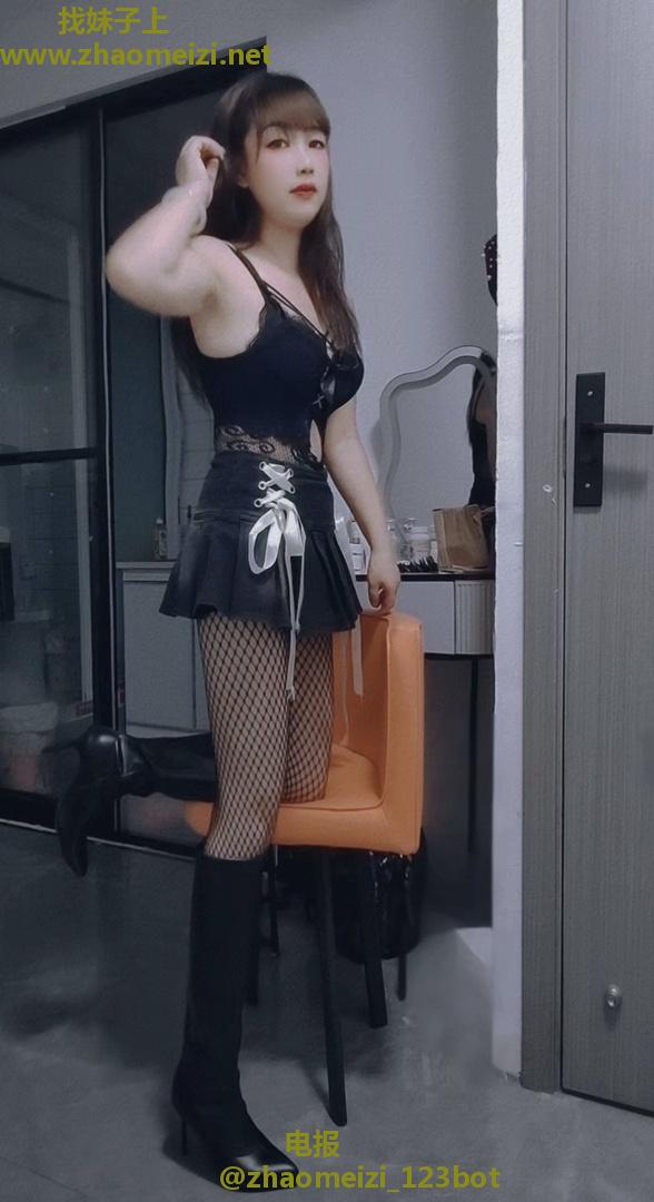 闵行三通性感萌妹子