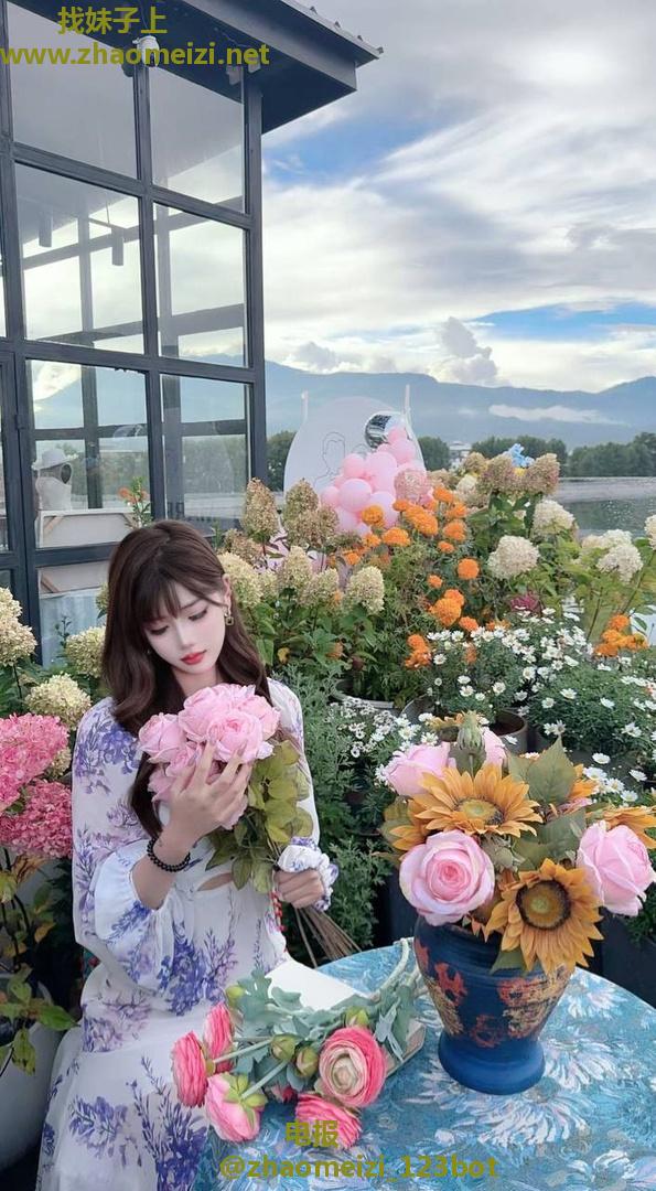 福田念淇瘦底大波肤白