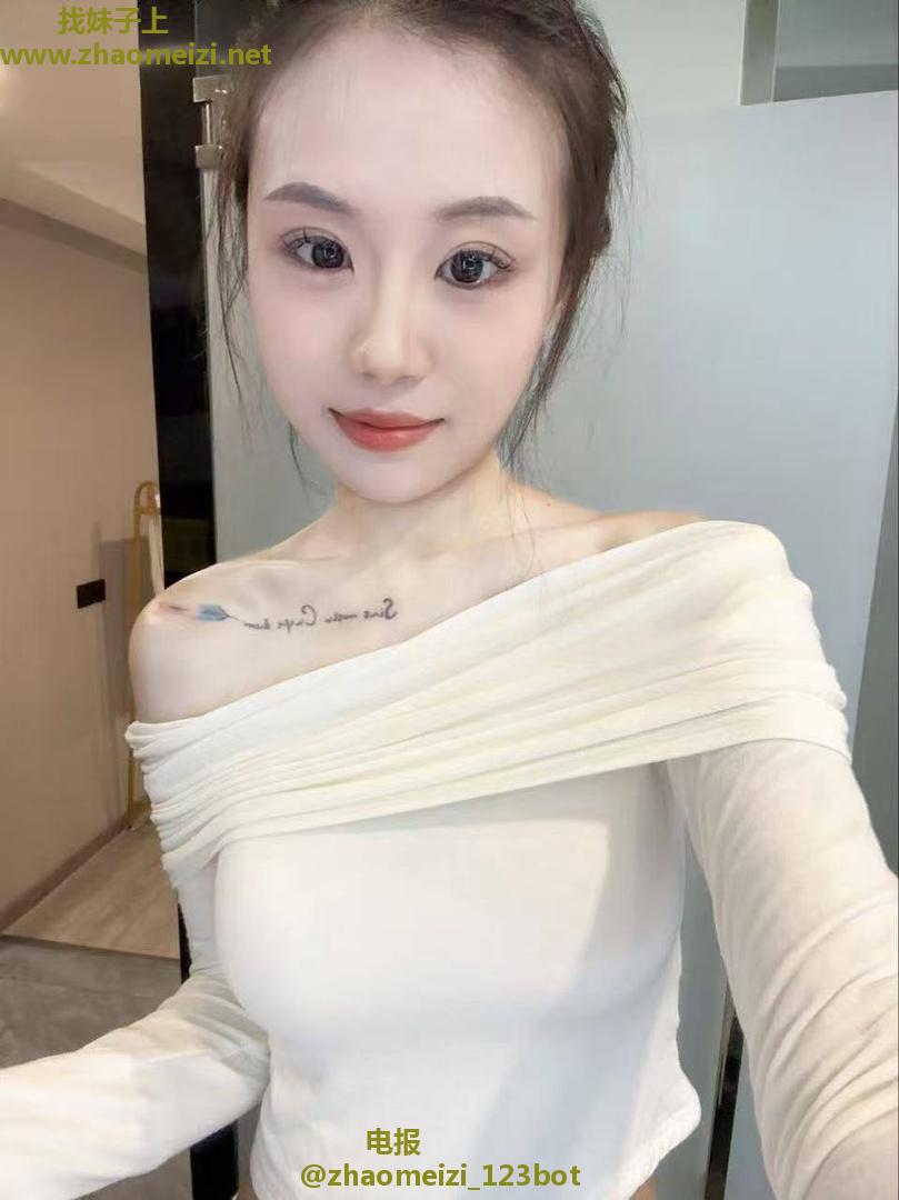 刚下水粉嫩小骚B