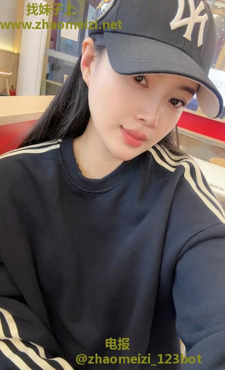 放得开的大胸少妇