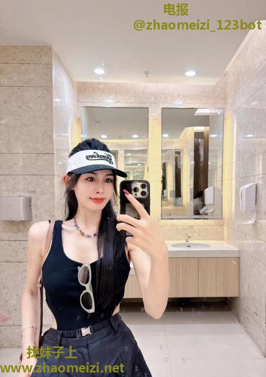 腿长腰细胸大Lisa