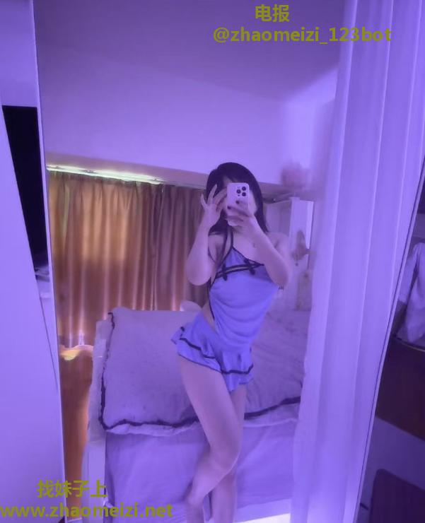 翘臀大奶小艾米