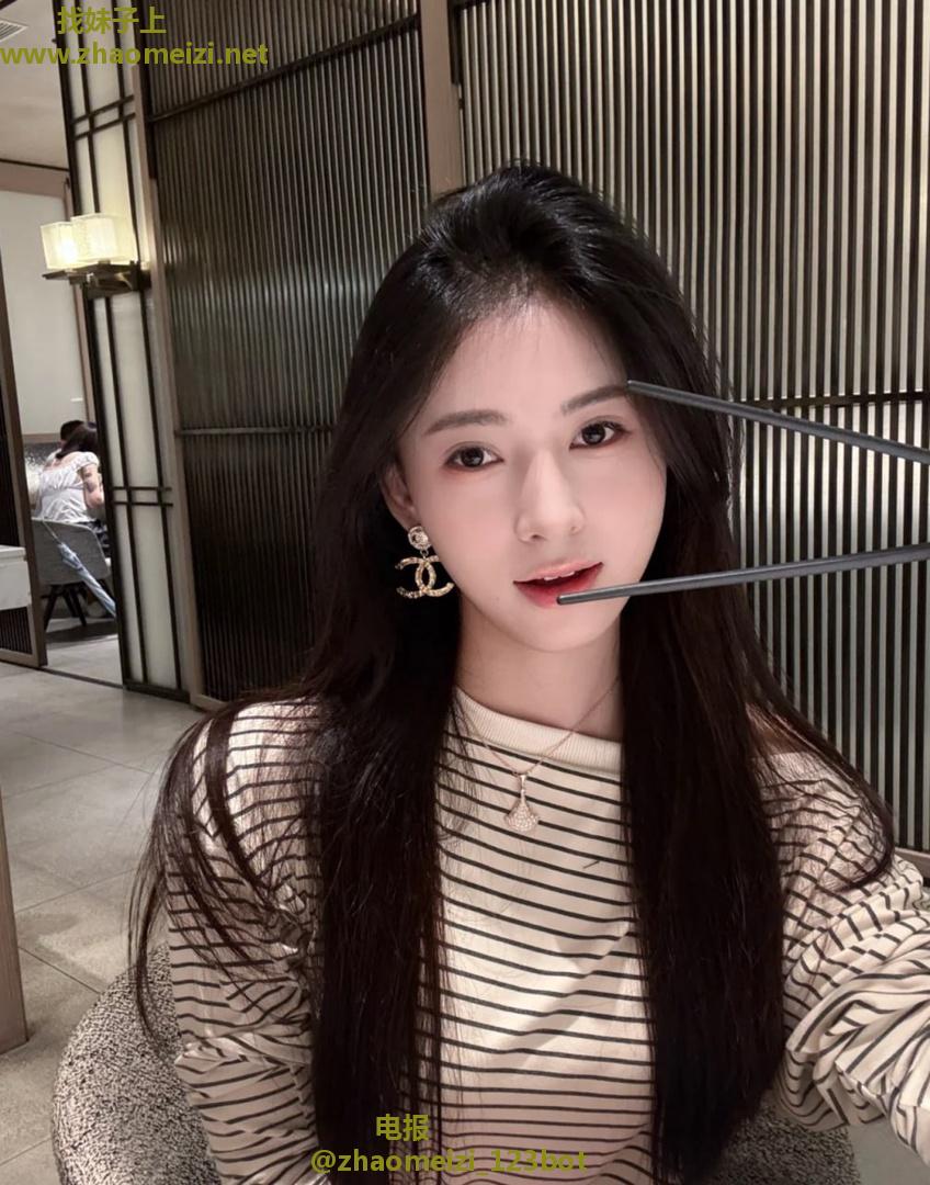 扬州妹妹胸大身材好