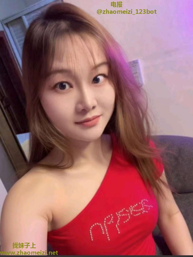 极品骚妹吞精含吊耐草