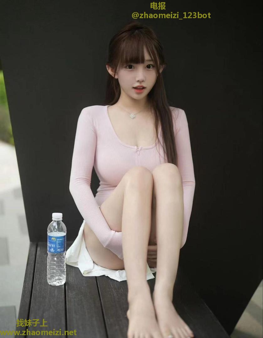 敏感萝莉皮肤白皙胸大