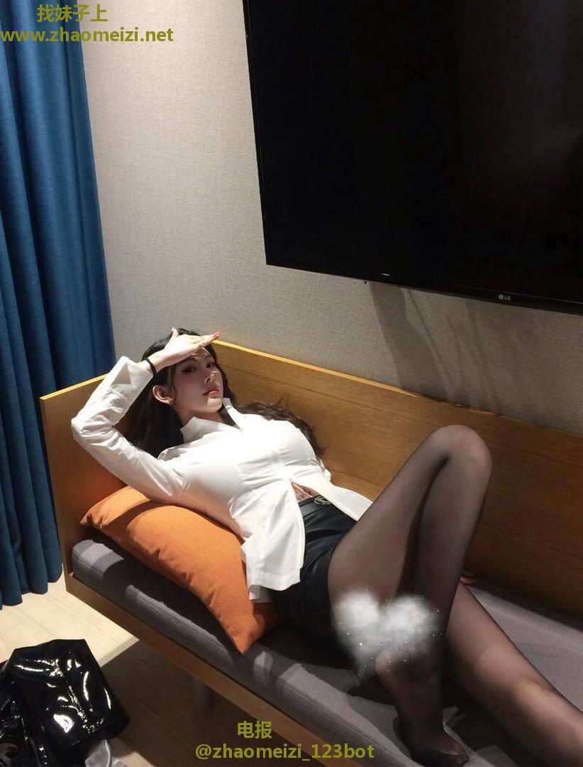 玩69特舒服的妹子给力