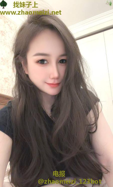 混血大胸颜值老师