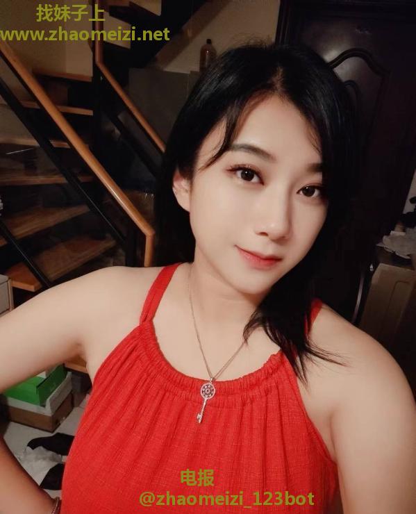 天河性感大奶潼潼