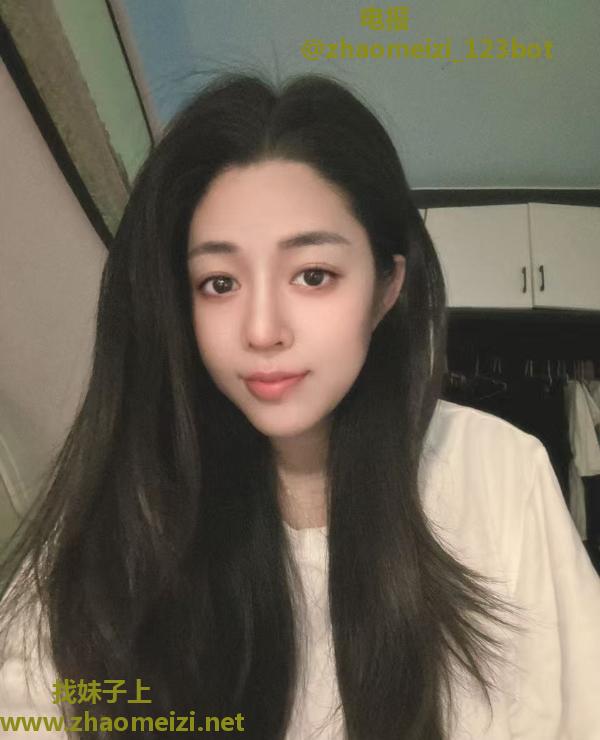 丰满兼职梓琪很有料