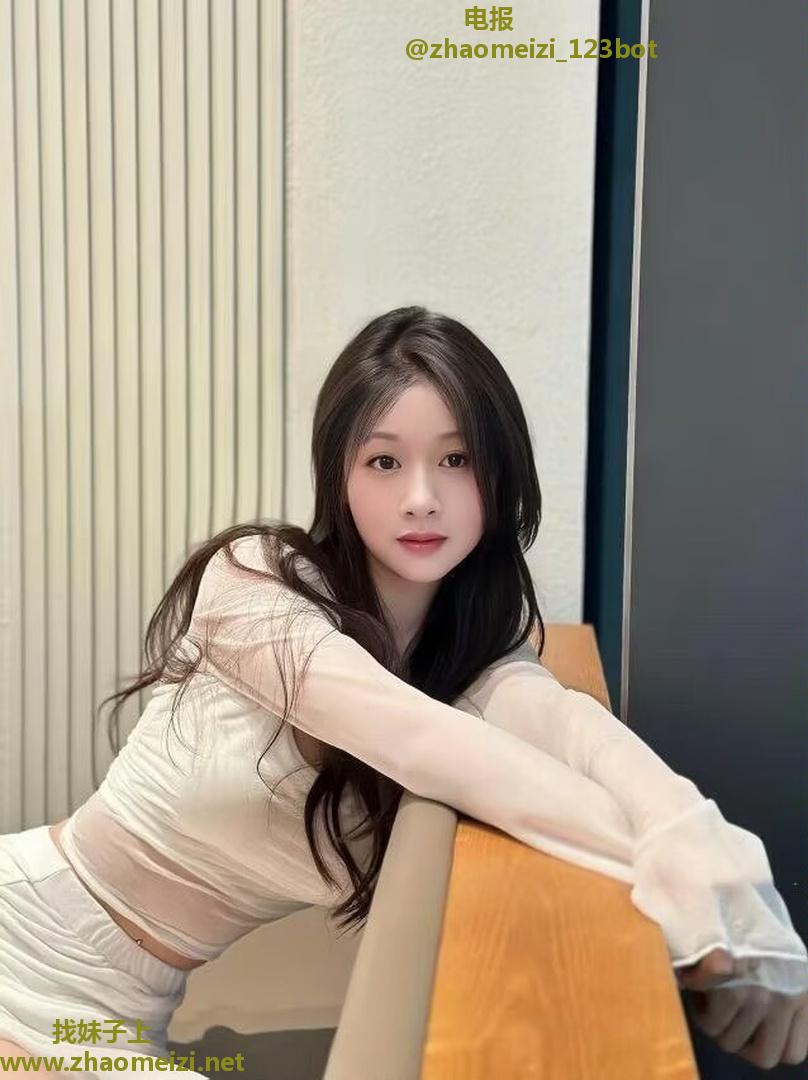 刚下水骚妹玩的开