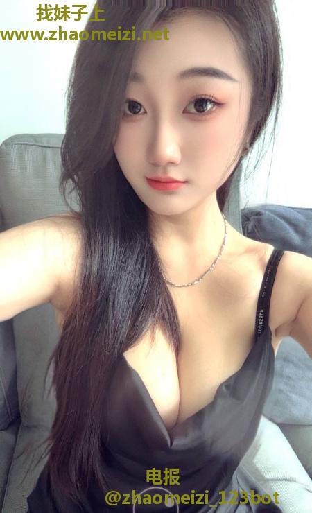 坂田舌吻骚妹妹