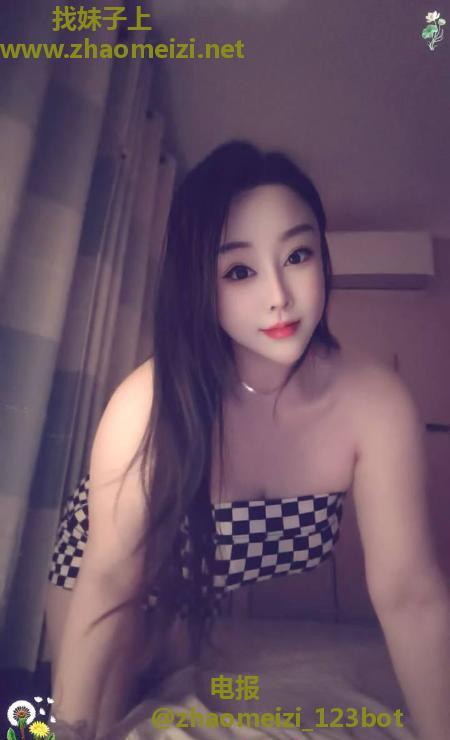 前凸后翘大胸御姐