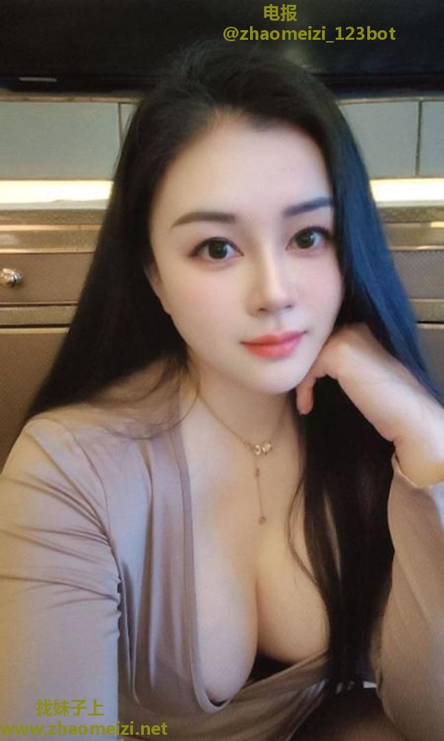 性感骚逼人美奶大服务到位