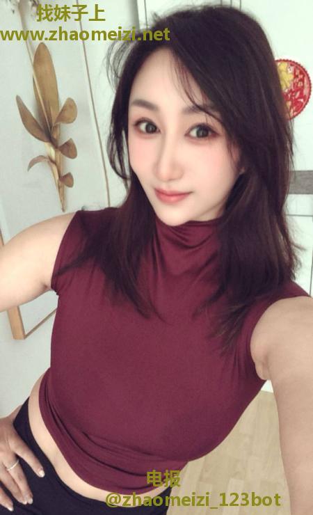 身材高挑大胸老师