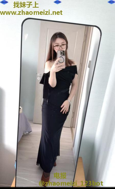 铁西反差眼镜妹