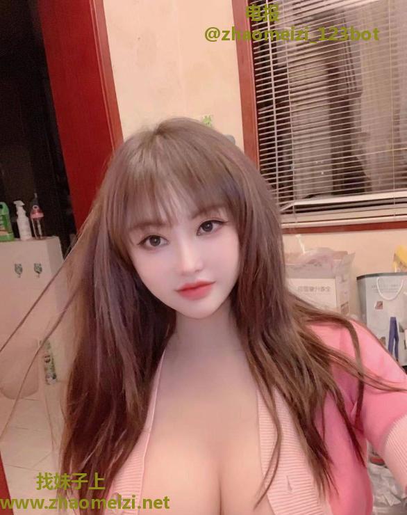 服务系巨乳骚煊煊