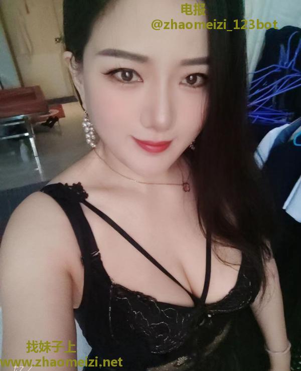 深圳无限火力双飞少妇