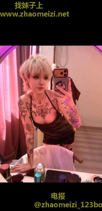 有墨水的小姐姐