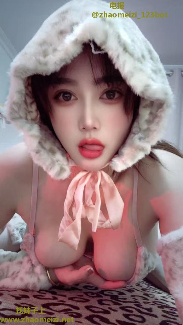 巨乳性感女郎静静