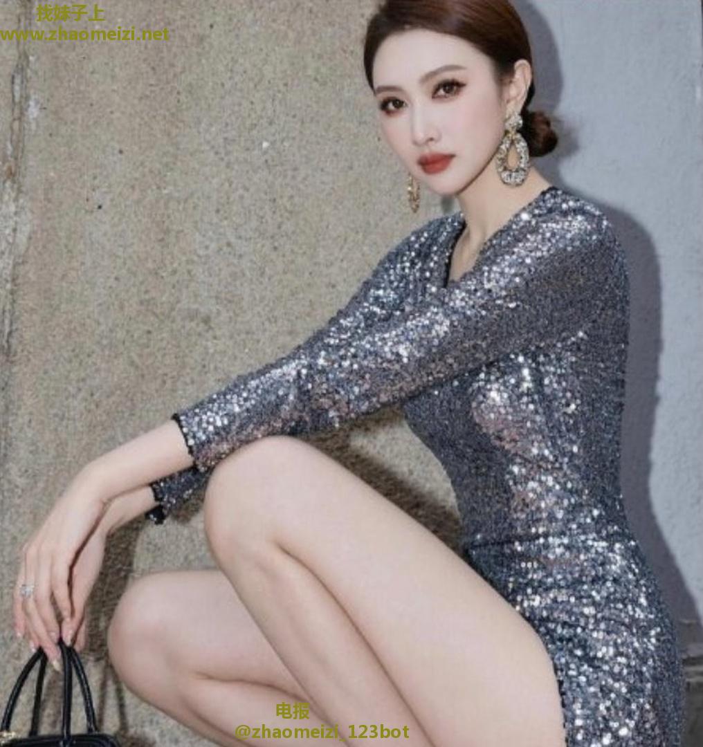 美女小娜扎