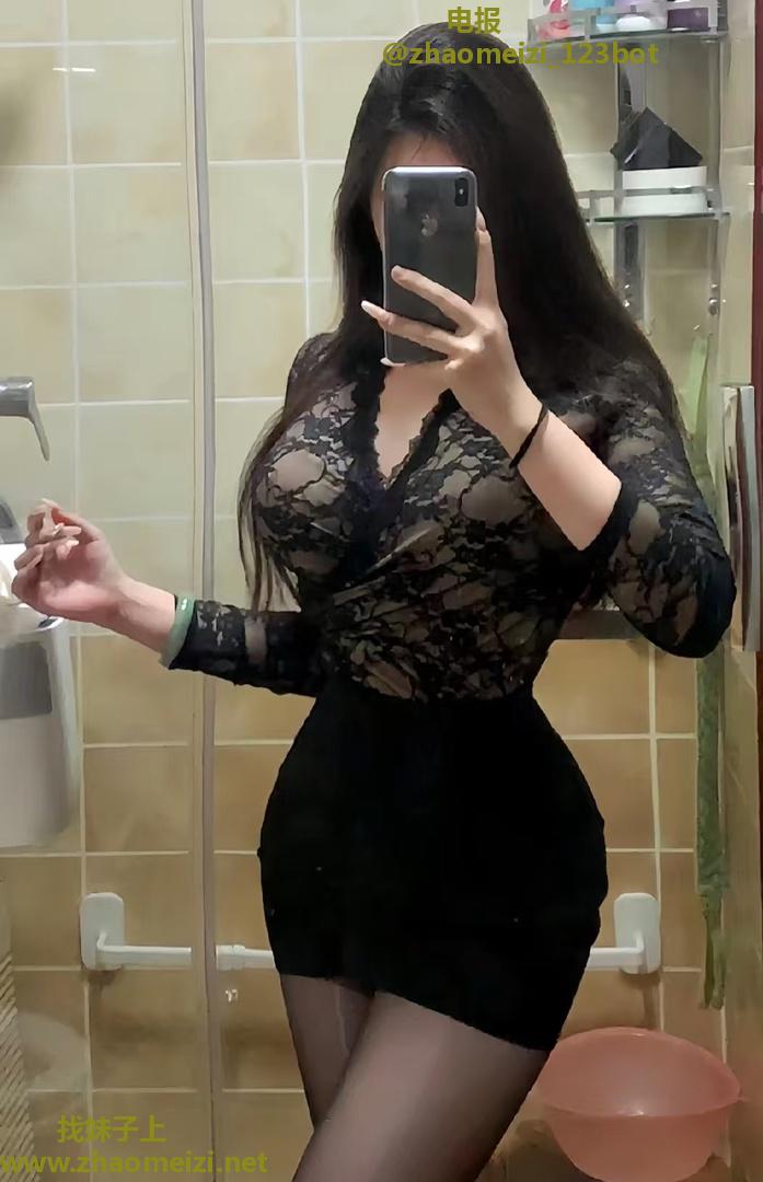 丰乳翘臀少妇身材有料