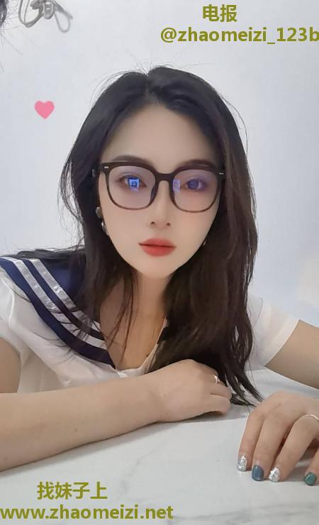 上城黑丝美臀佳佳